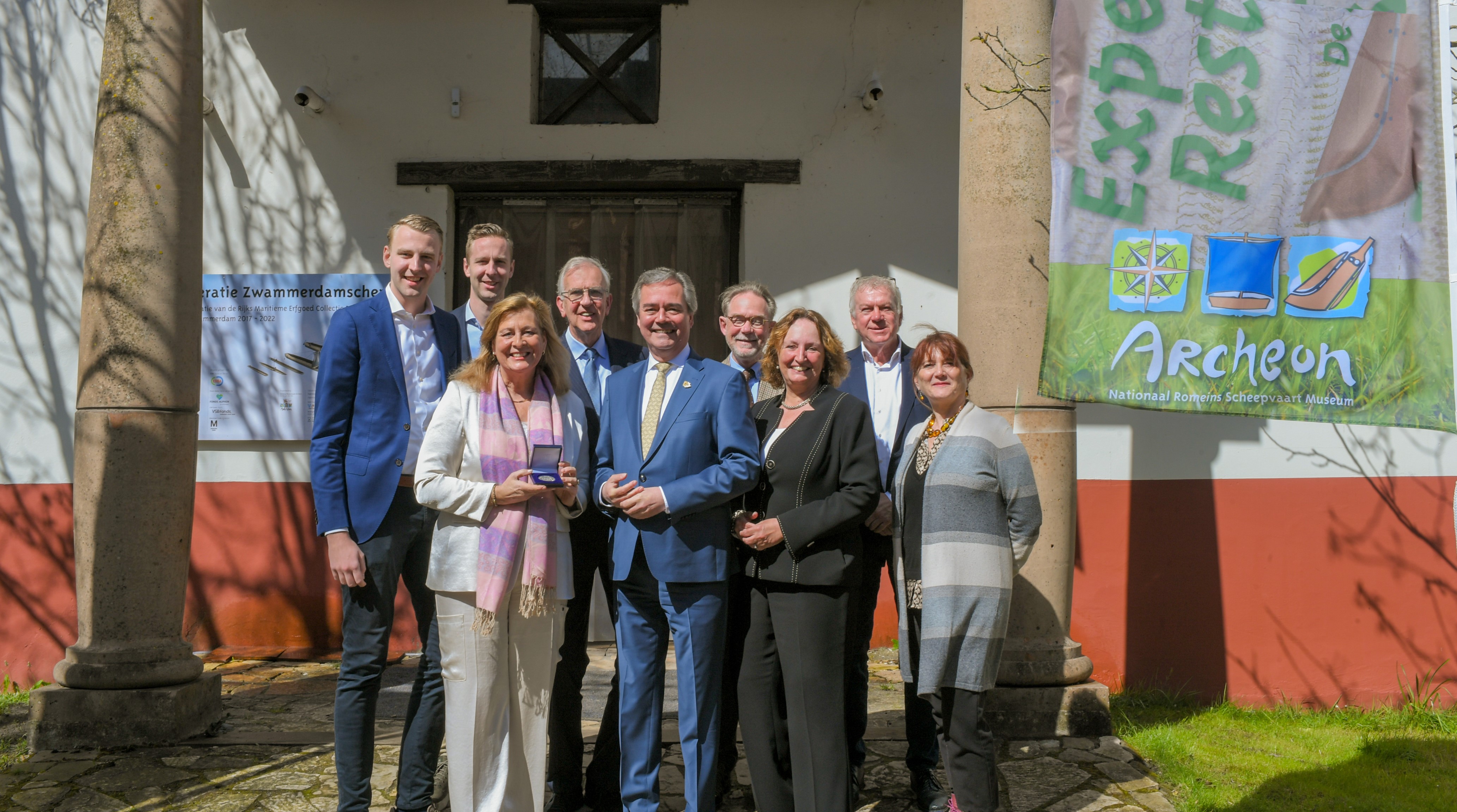 Persfoto uitreiking penning 3.jpg